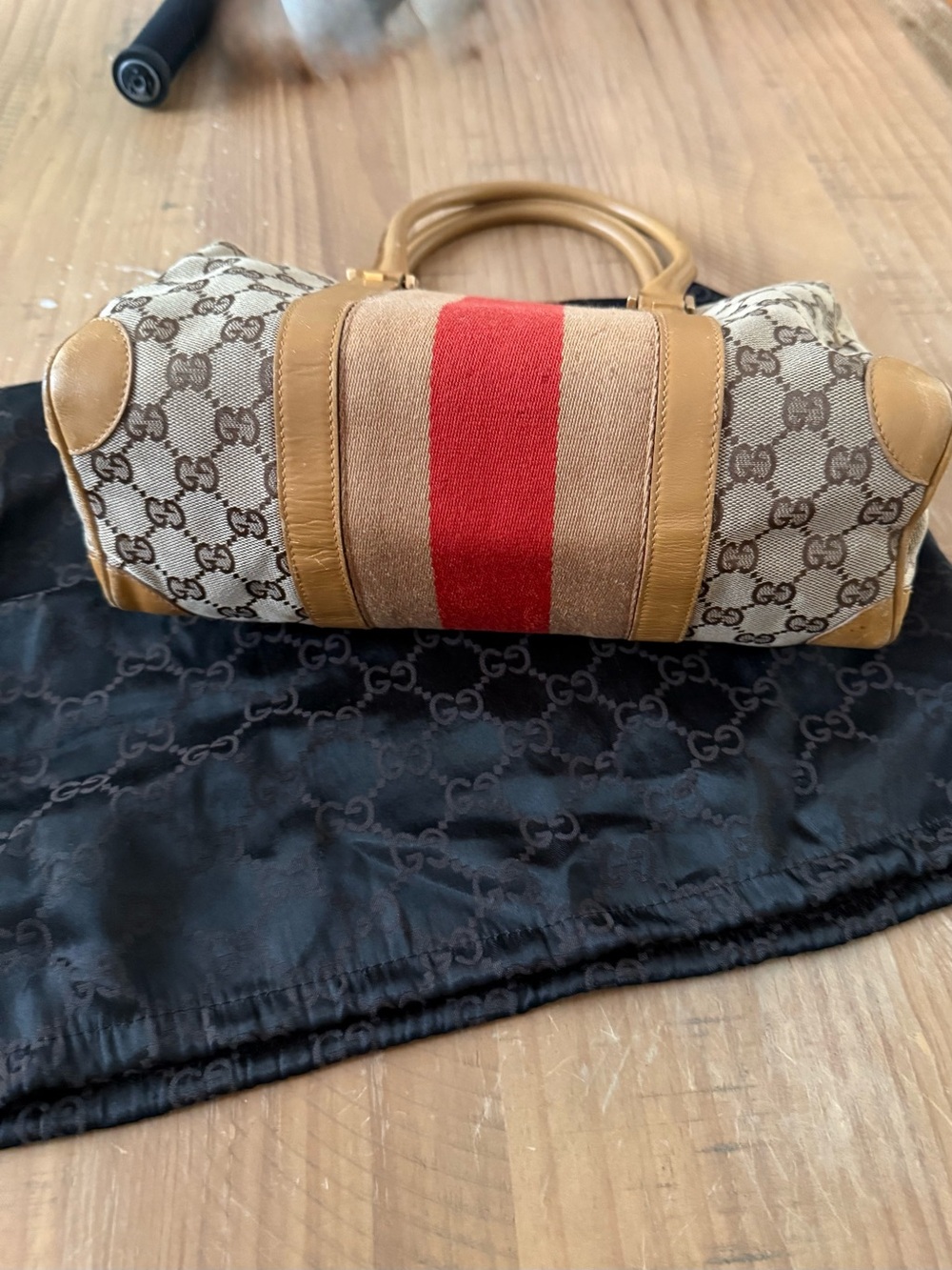 Gucci Beige Logo Canvas Shoulder Bag with Red Center Stripe - Picture 5 of 5